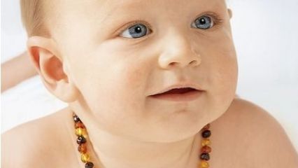 Ogrlice za bebe od ćilibara